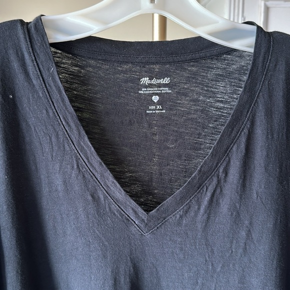 Madewell vneck tshirt - Picture 2 of 3